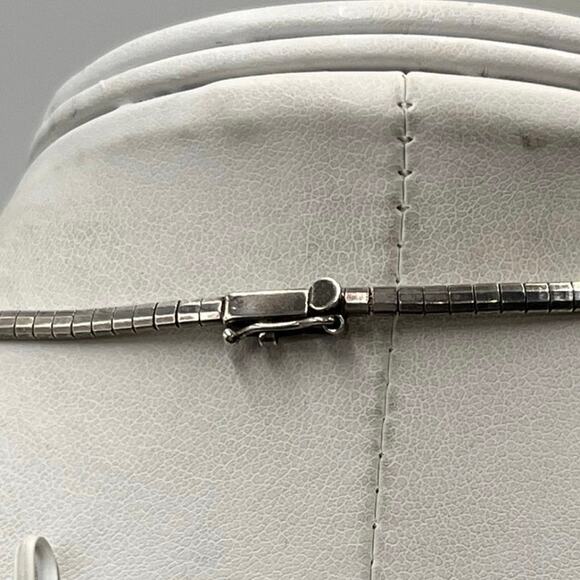 2.5mm Sterling Silver Stamped Omega 925 Chain Necklace 17",
10.3 Gram push clasp - Picture 4 of 7
